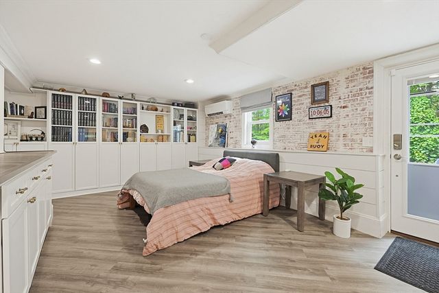 1 Leone Ln, Mendon, MA 01756