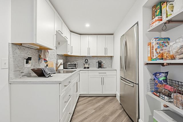 1 Leone Ln, Mendon, MA 01756