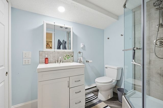 1 Leone Ln, Mendon, MA 01756