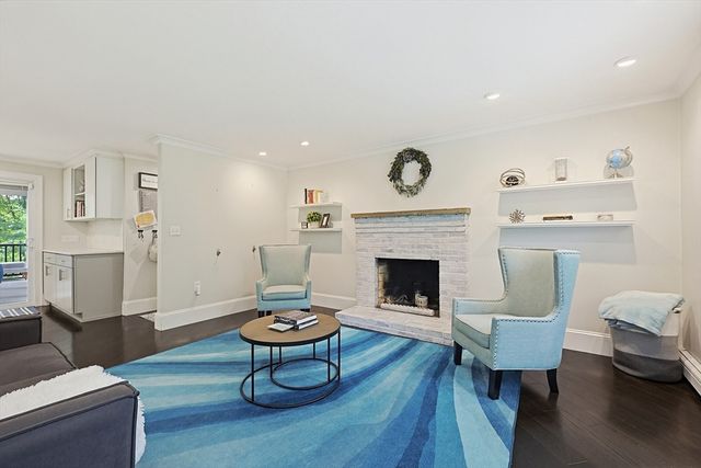1 Leone Ln, Mendon, MA 01756