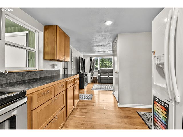 269 S 69TH Pl, Springfield, OR 97478