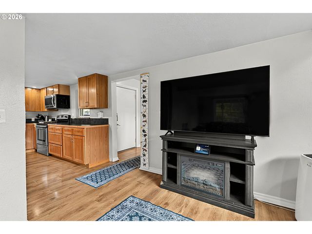 269 S 69TH Pl, Springfield, OR 97478