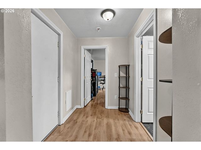 269 S 69TH Pl, Springfield, OR 97478