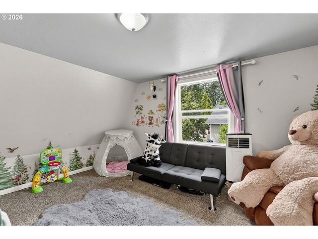 269 S 69TH Pl, Springfield, OR 97478