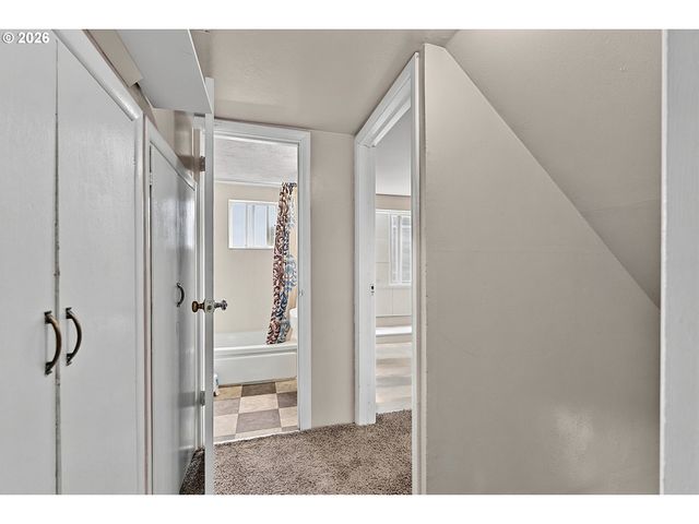 269 S 69TH Pl, Springfield, OR 97478