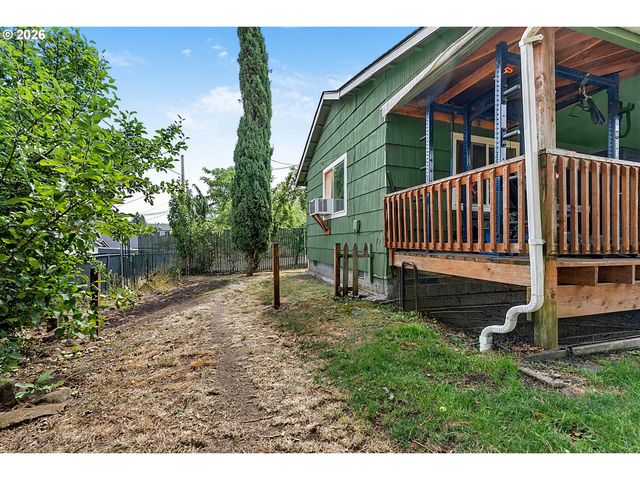 269 S 69TH Pl, Springfield, OR 97478