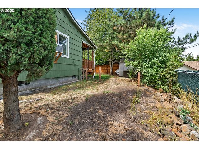 269 S 69TH Pl, Springfield, OR 97478