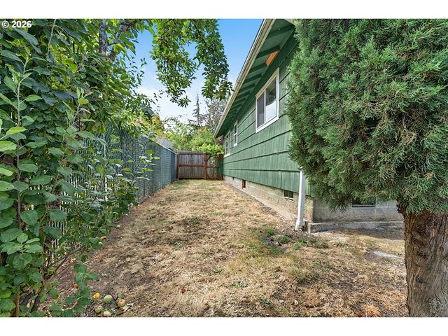 269 S 69TH Pl, Springfield, OR 97478