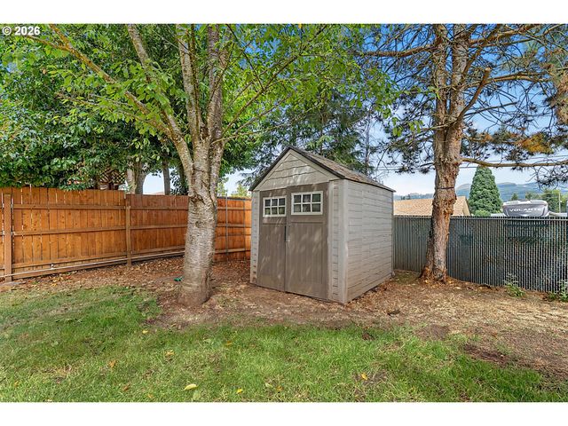 269 S 69TH Pl, Springfield, OR 97478