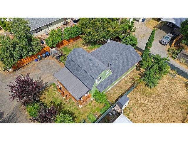 269 S 69TH Pl, Springfield, OR 97478