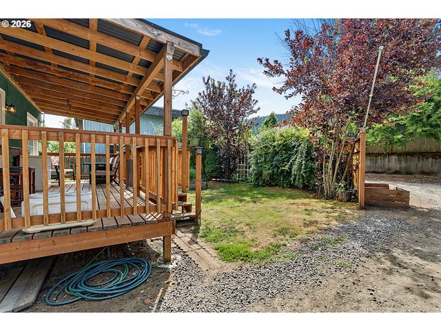 269 S 69TH Pl, Springfield, OR 97478