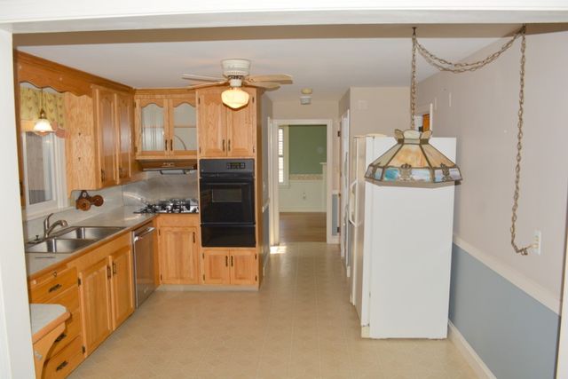 103 Greenwich Avenue, East Providence, RI 02914