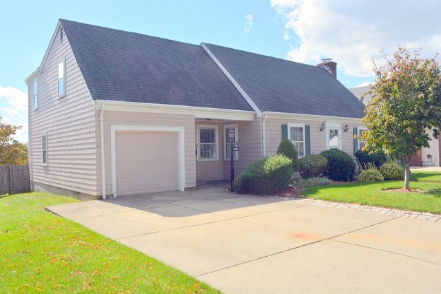 103 Greenwich Avenue, East Providence, RI 02914