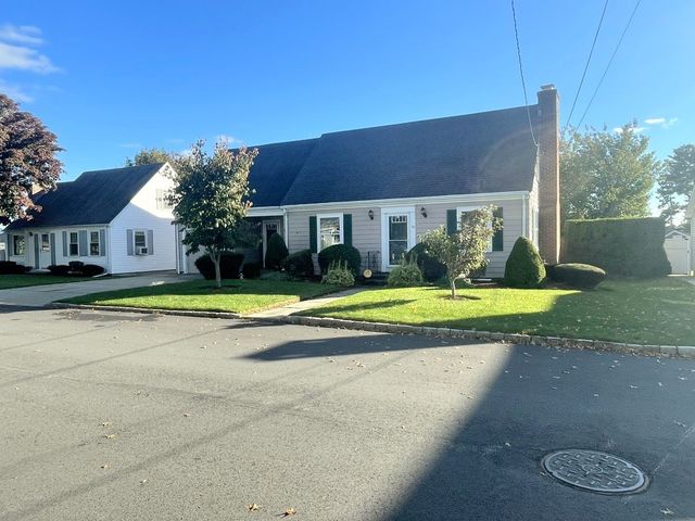 103 Greenwich Avenue, East Providence, RI 02914