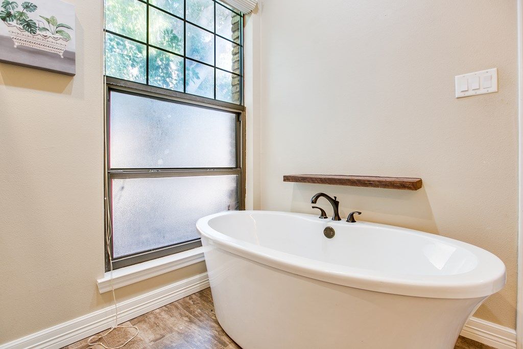 Image 21 of property listing at 5121 Fairway Dr, San Angelo, TX 76904