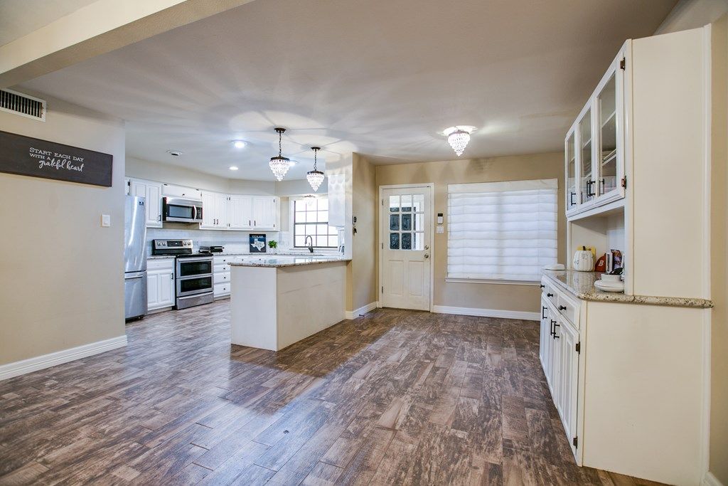 Image 9 of property listing at 5121 Fairway Dr, San Angelo, TX 76904