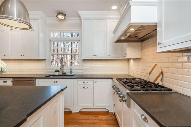 9365 Bluffwind Chase, Roswell, GA 30076