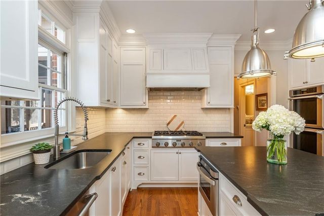 9365 Bluffwind Chase, Roswell, GA 30076