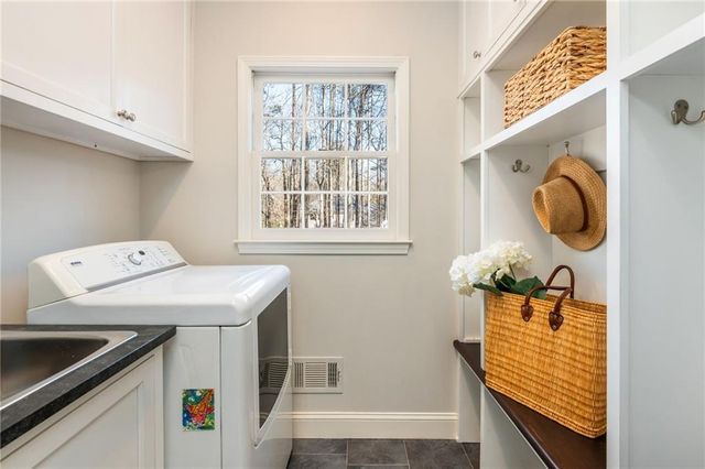 9365 Bluffwind Chase, Roswell, GA 30076