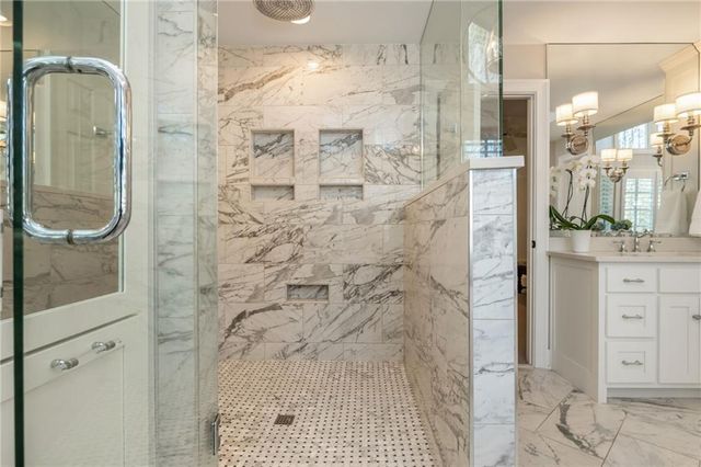 9365 Bluffwind Chase, Roswell, GA 30076