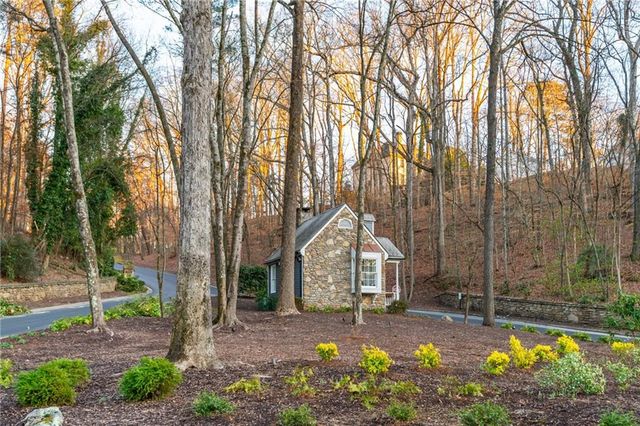 9365 Bluffwind Chase, Roswell, GA 30076