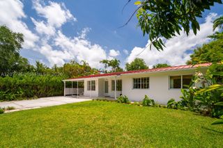 6761 SW 76th Ter, South Miami, FL 33143