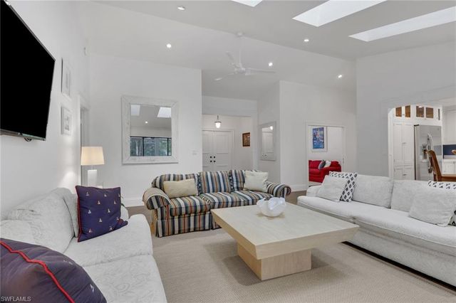 2293 Royal LN, Naples, FL 34112