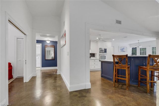 2293 Royal LN, Naples, FL 34112