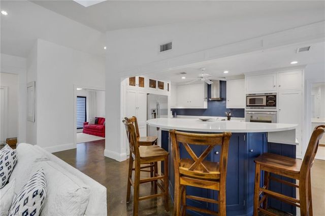 2293 Royal LN, Naples, FL 34112