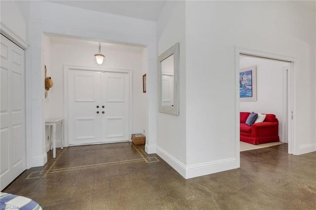 2293 Royal LN, Naples, FL 34112