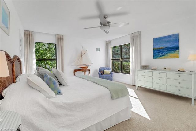 2293 Royal LN, Naples, FL 34112