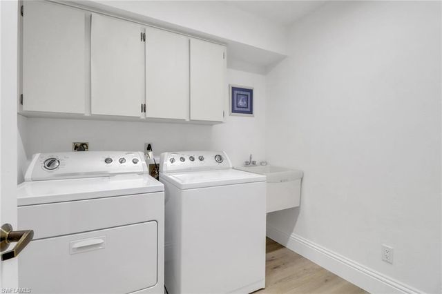 2293 Royal LN, Naples, FL 34112