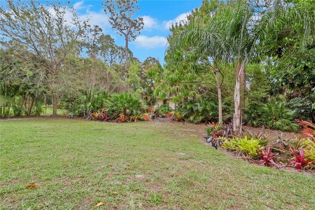 2293 Royal LN, Naples, FL 34112
