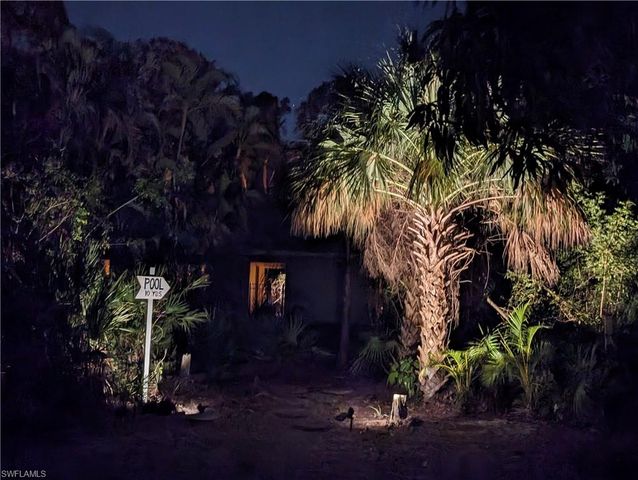 2293 Royal LN, Naples, FL 34112