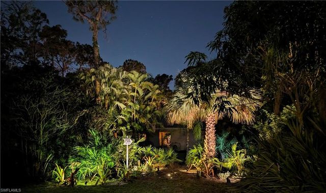 2293 Royal LN, Naples, FL 34112