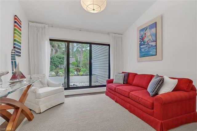 2293 Royal LN, Naples, FL 34112