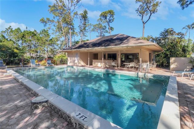 2293 Royal LN, Naples, FL 34112