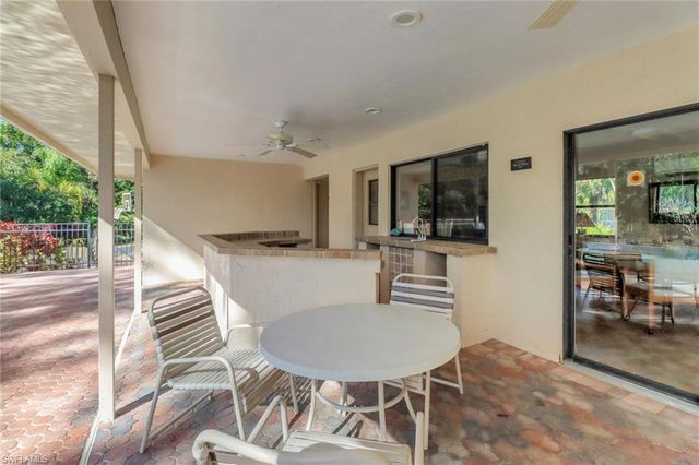 2293 Royal LN, Naples, FL 34112