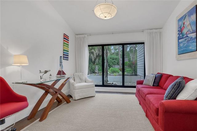 2293 Royal LN, Naples, FL 34112