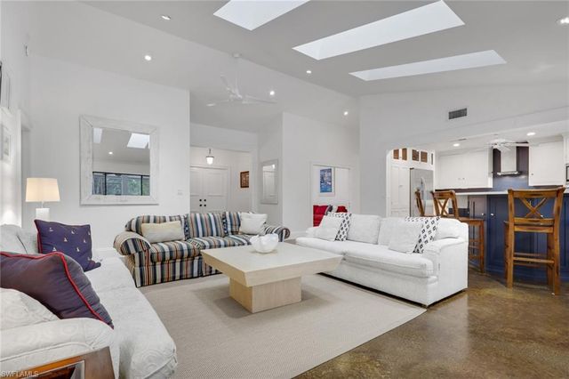 2293 Royal LN, Naples, FL 34112