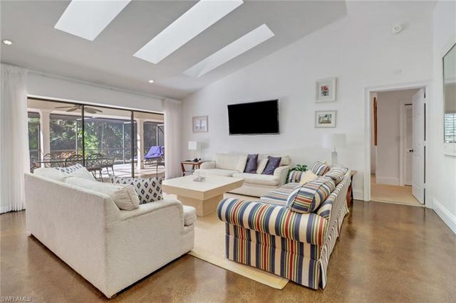 2293 Royal LN, Naples, FL 34112