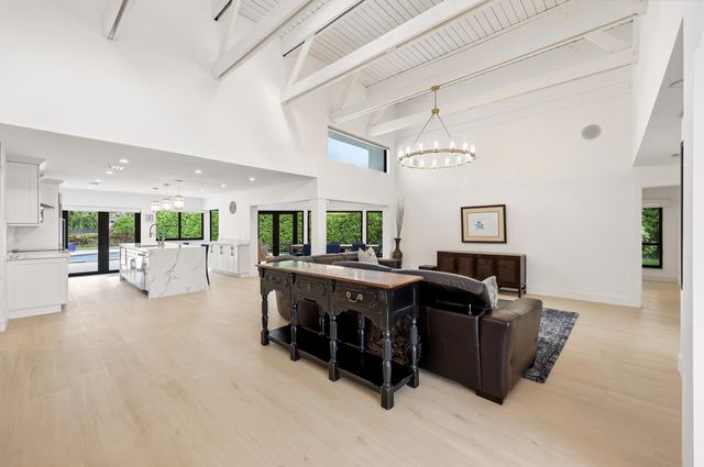 624 W Lakewoode Circle W, Delray Beach, FL 33445
