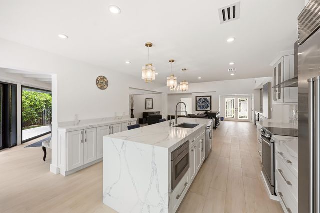 624 W Lakewoode Circle W, Delray Beach, FL 33445