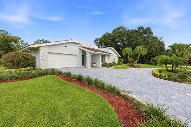 624 W Lakewoode Circle W, Delray Beach, FL 33445