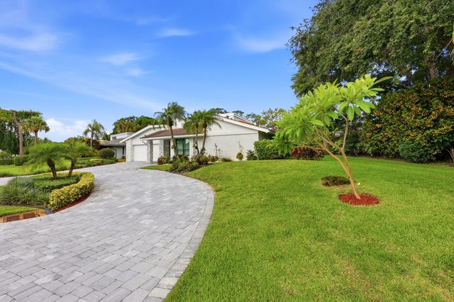 624 W Lakewoode Circle W, Delray Beach, FL 33445