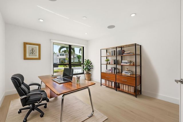 624 W Lakewoode Circle W, Delray Beach, FL 33445