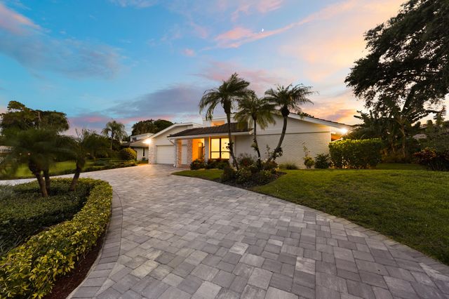 624 W Lakewoode Circle W, Delray Beach, FL 33445