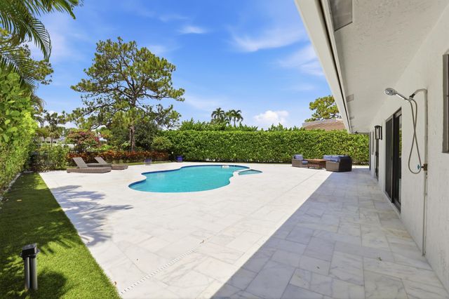 624 W Lakewoode Circle W, Delray Beach, FL 33445
