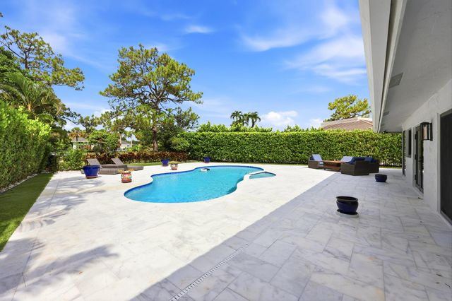 624 W Lakewoode Circle W, Delray Beach, FL 33445