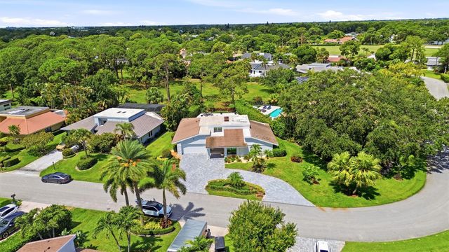624 W Lakewoode Circle W, Delray Beach, FL 33445